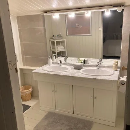 La Lezardiere بيت للعطل